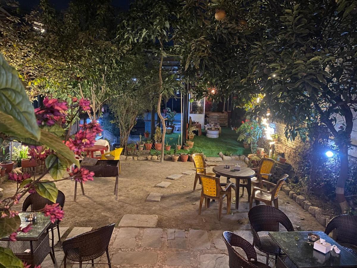 Birds Nest Hostel Катманду Экстерьер фото
