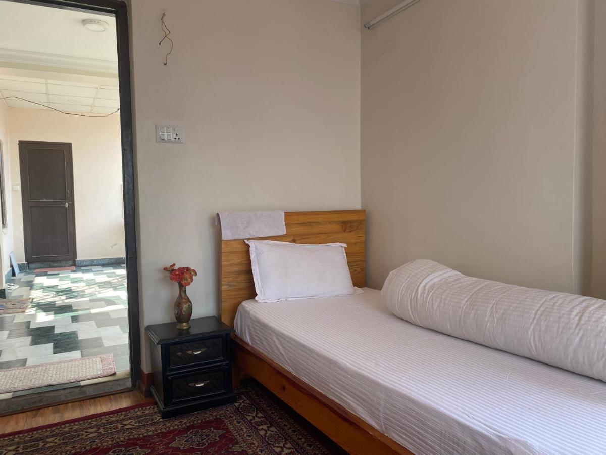 Birds Nest Hostel Катманду Экстерьер фото
