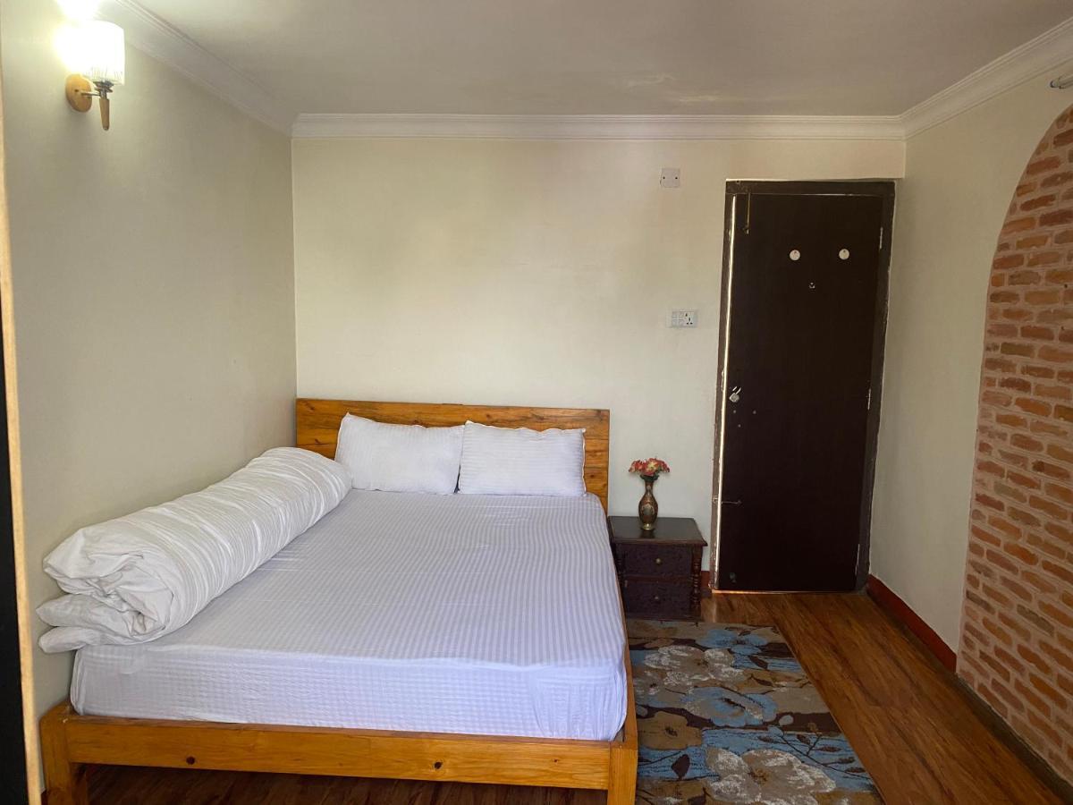 Birds Nest Hostel Катманду Экстерьер фото