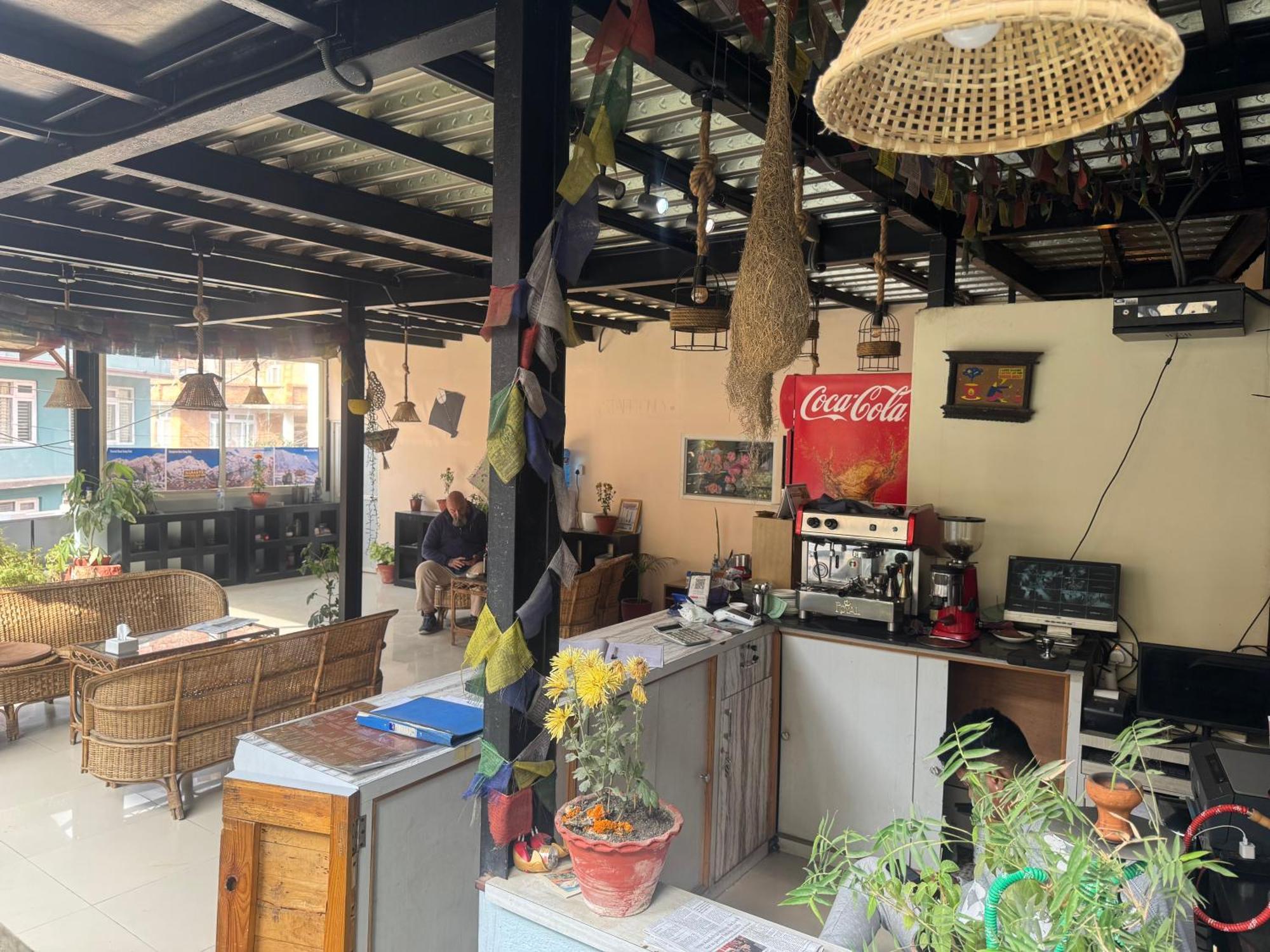 Birds Nest Hostel Катманду Экстерьер фото