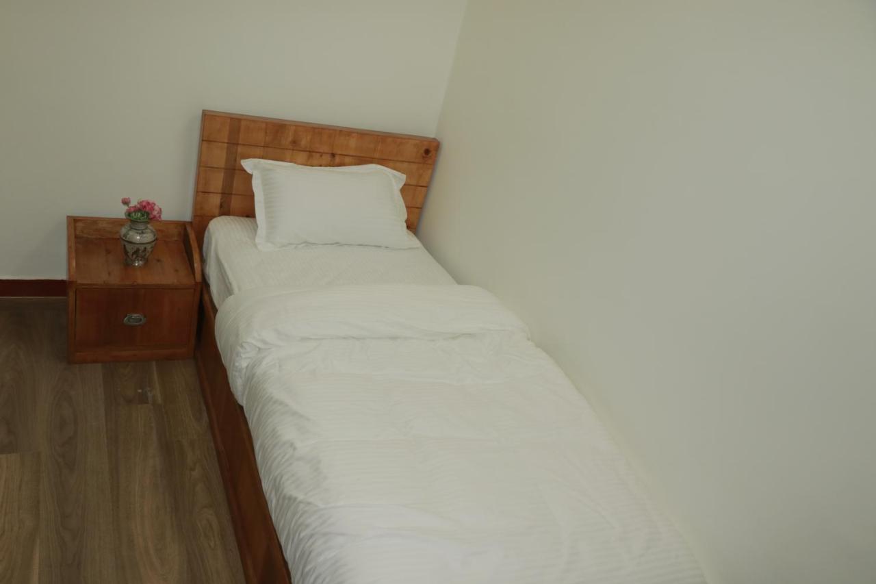Birds Nest Hostel Катманду Экстерьер фото
