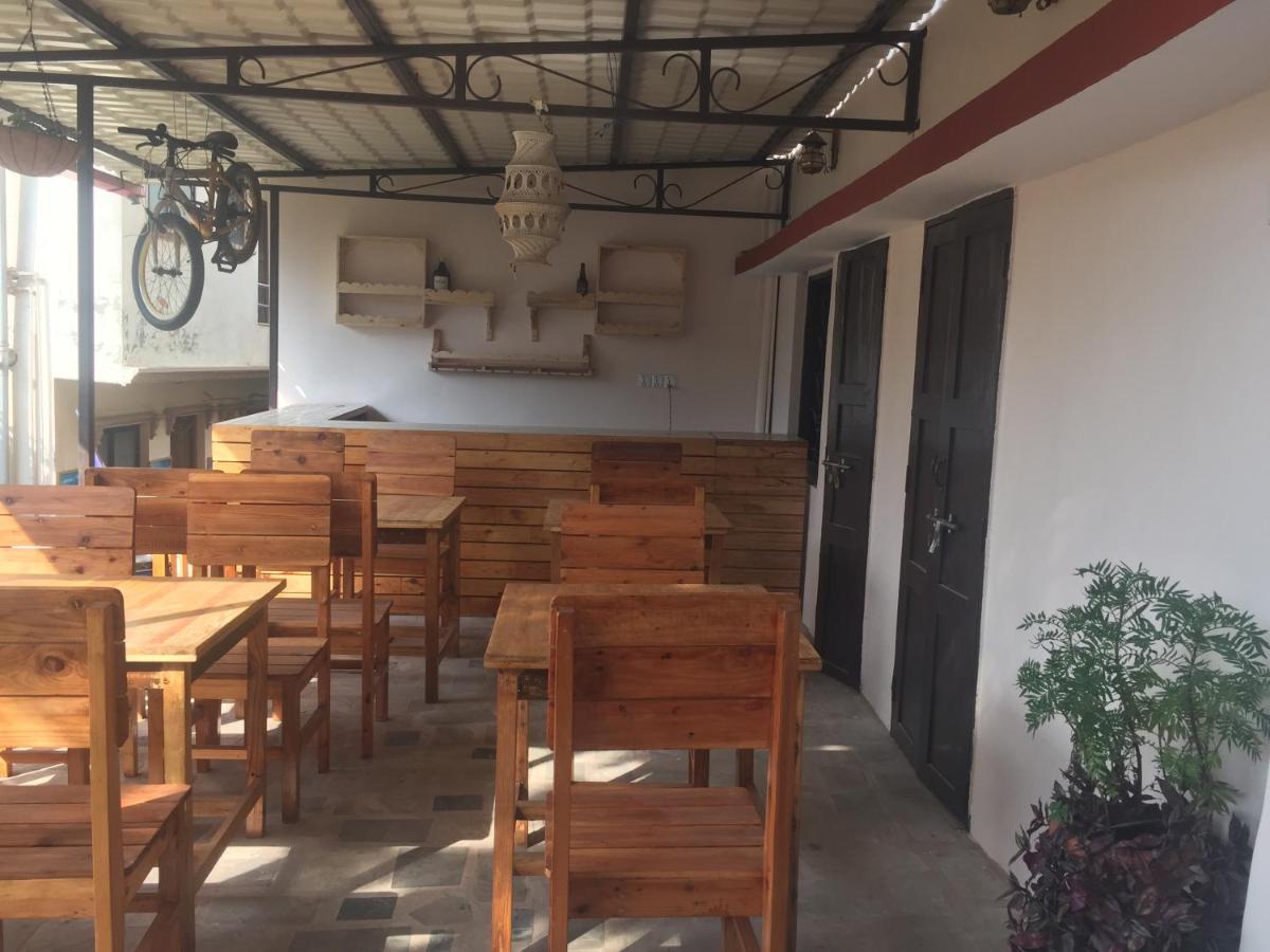 Birds Nest Hostel Катманду Экстерьер фото