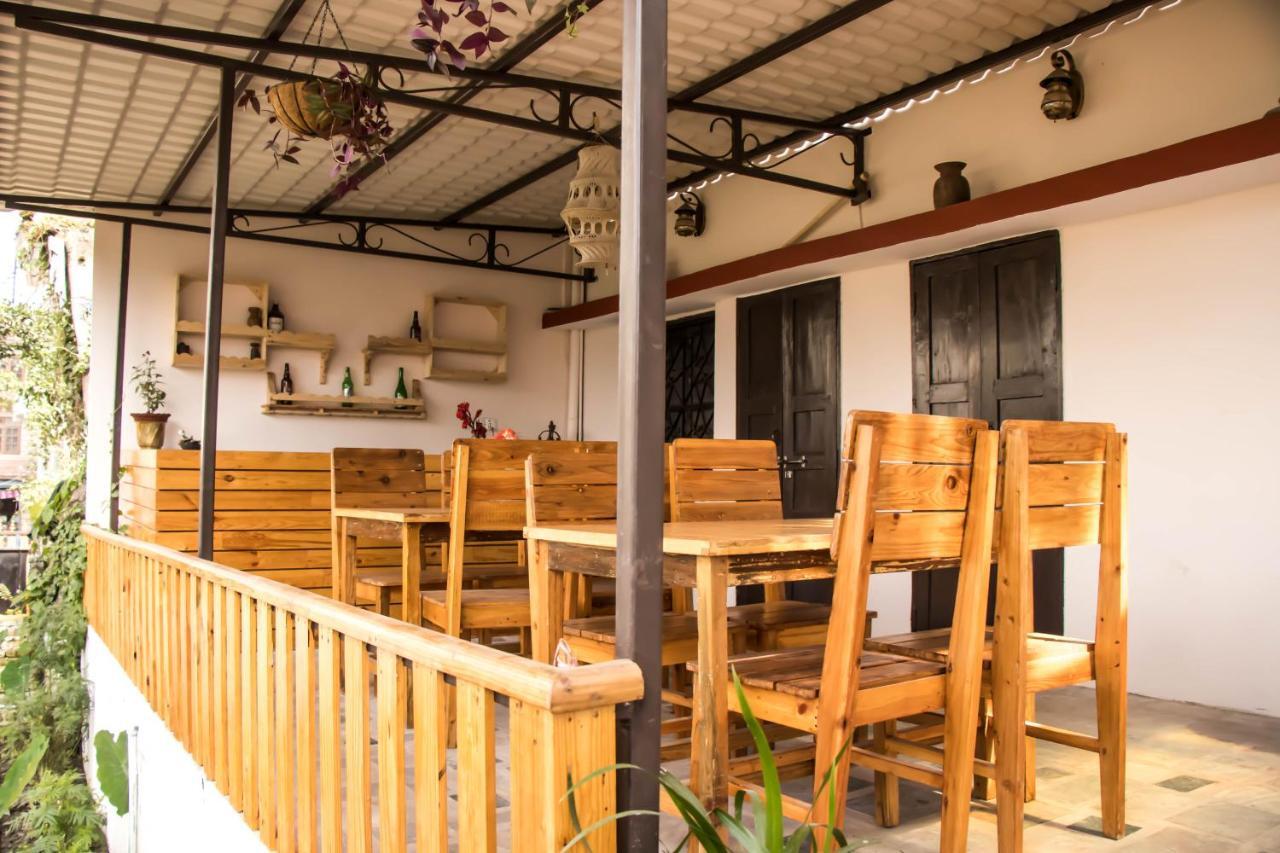 Birds Nest Hostel Катманду Экстерьер фото