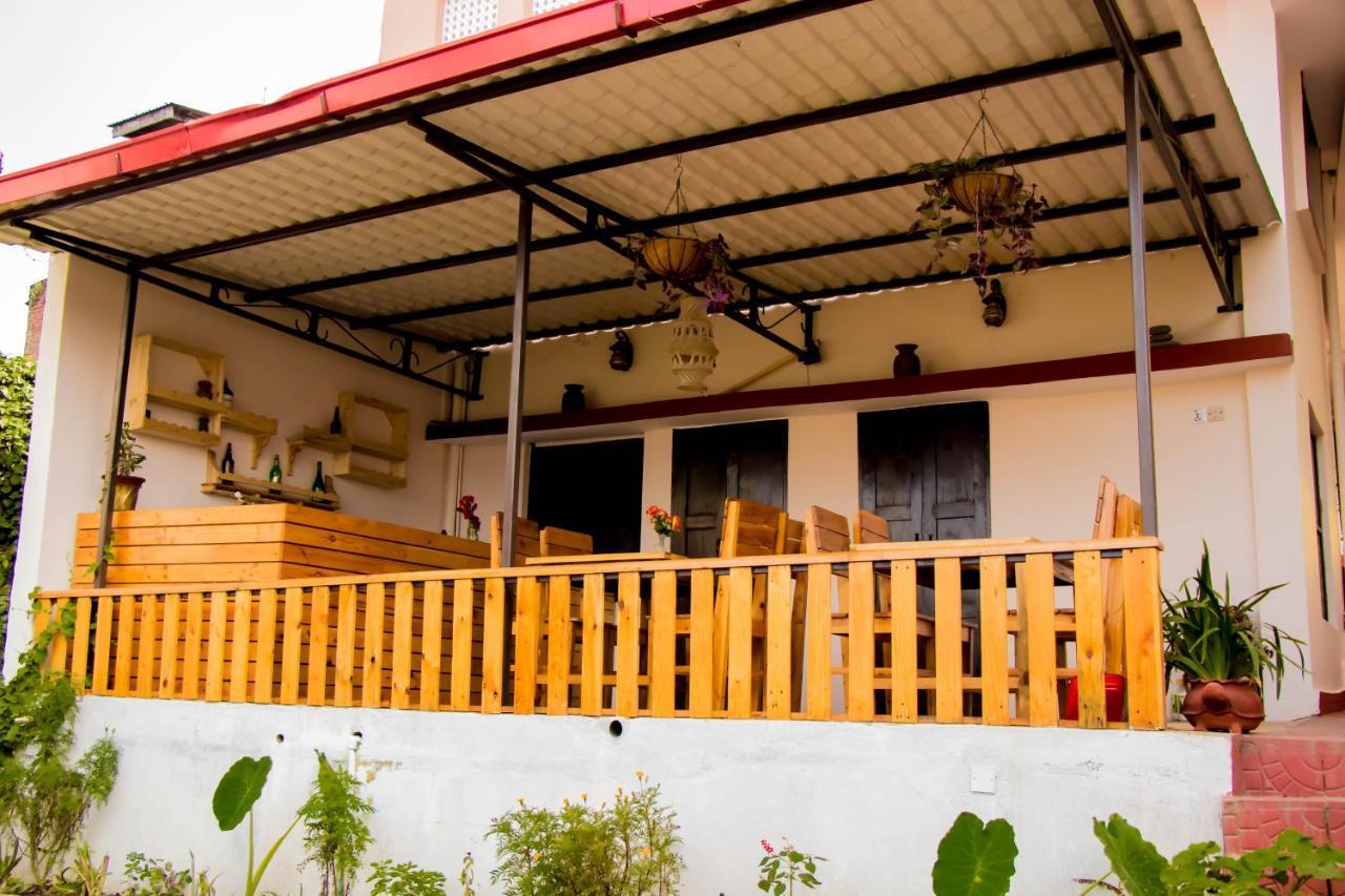 Birds Nest Hostel Катманду Экстерьер фото