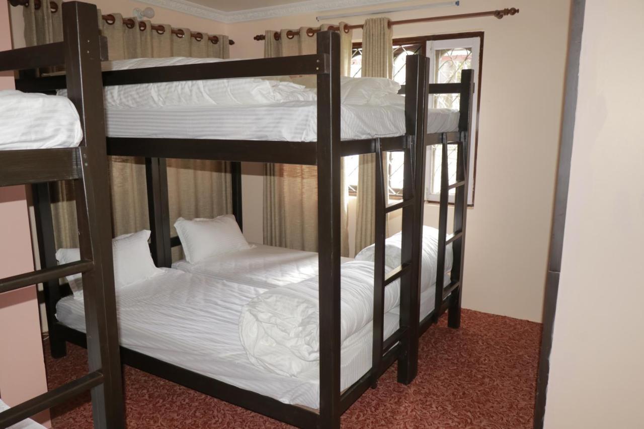 Birds Nest Hostel Катманду Кровати хостела фото