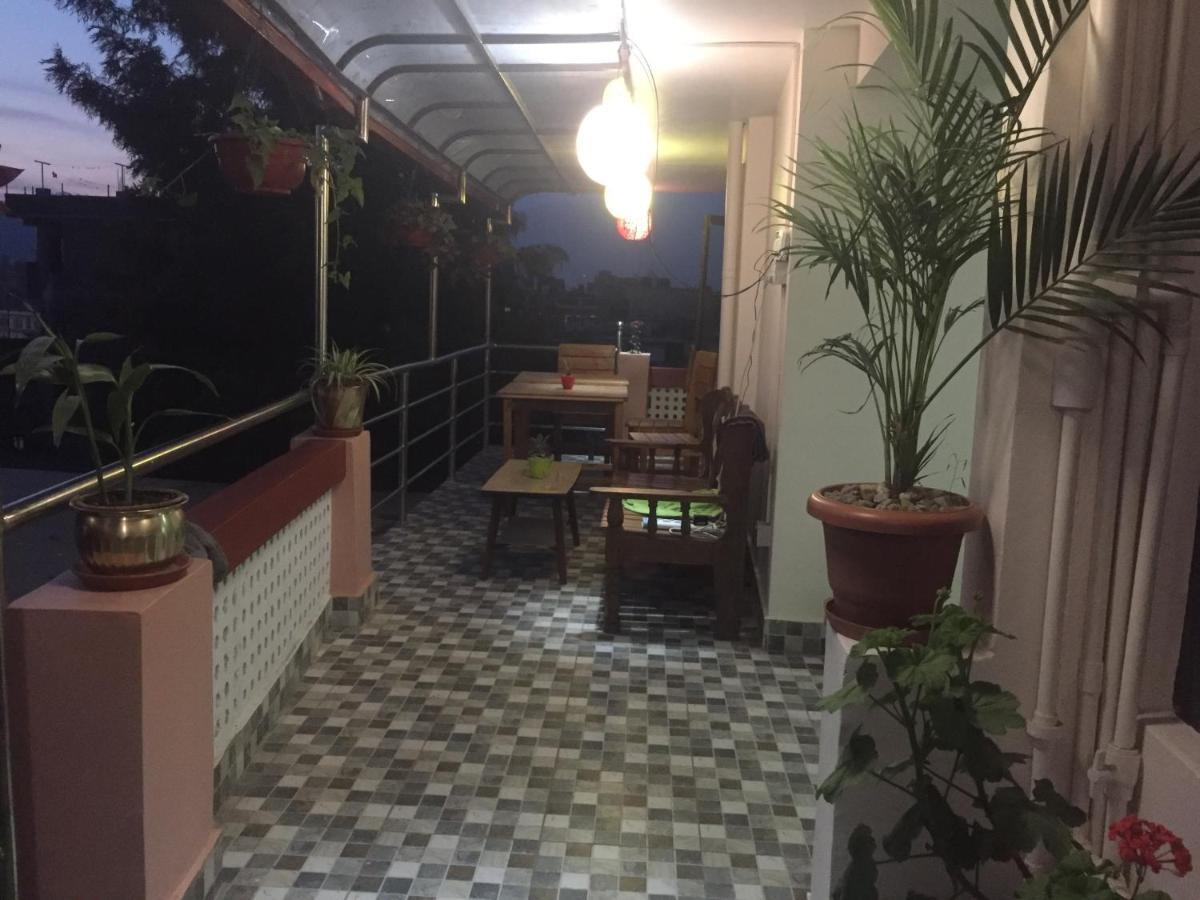 Birds Nest Hostel Катманду Экстерьер фото
